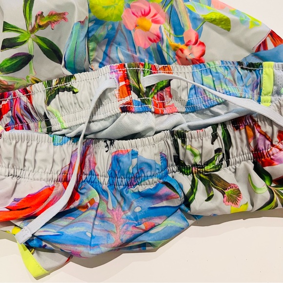 Nike Grey Jungle Tropical Multicolor Dri-Fit Drawstring Running Shorts - Picture 6 of 13